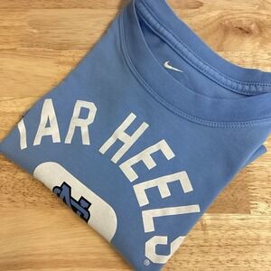 Ladies Nike UNC Tar Heels‎ Crop Short Sleeve Tshirt - Medium